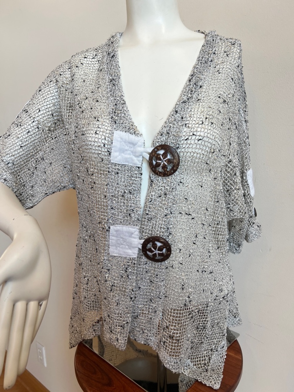Kaktus Open-Weave Button Front Women’s Top with coconut buttons